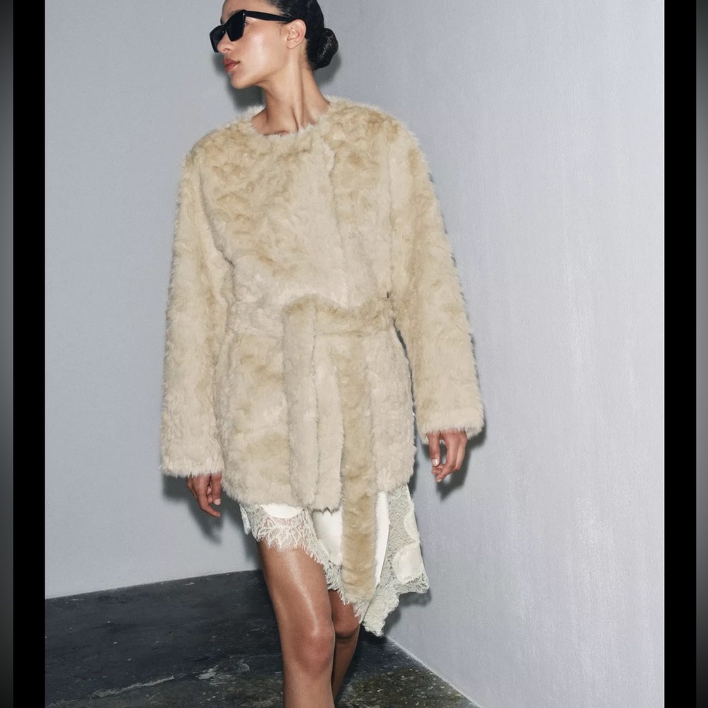 ZARA FAUX FUR BELTED COAT ZW COLLECTION 8490/240 ECRU